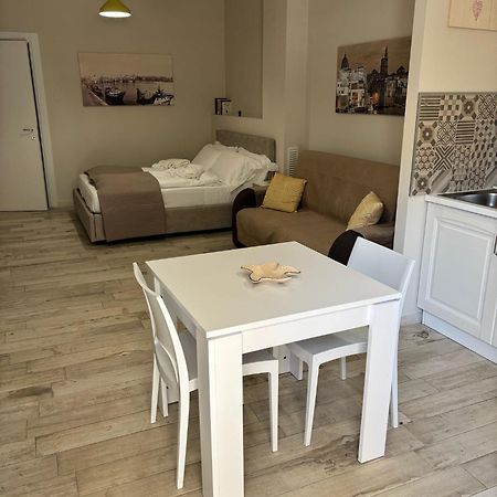 Appartamento Con Patio Monopoli Kültér fotó